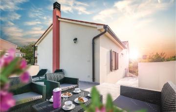 Awesome home in Medulin w/ WiFi and 3 Bedrooms