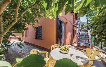Nice apartment in Pavicini with 2 Bedrooms and WiFi