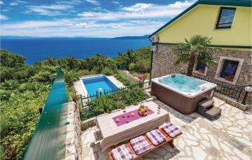 Amazing home in Medveja with Jacuzzi, WiFi and Outdoor swimming pool