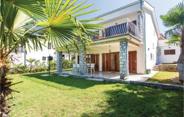 Amazing home in Malinska with 4 Bedrooms and WiFi