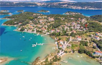 Awesome apartment in Supetarska Draga with 1 Bedrooms, WiFi and Outdoor swimming pool