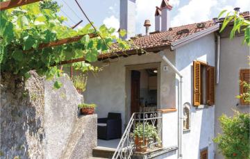 Stunning apartment in Bagni di Lucca LU with 1 Bedrooms