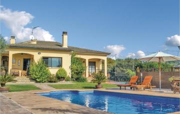 Awesome Home In Tordera With 4 Bedrooms, Wifi And Private Swimming Pool