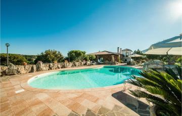 Beautiful home in Arzachena with 6 Bedrooms, WiFi and Outdoor swimming pool