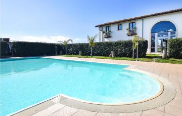 Awesome home in Arenella with 4 Bedrooms, WiFi and Outdoor swimming pool