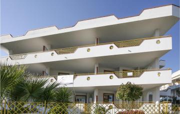 Nice apartment in Ma Alba Adriatica with 2 Bedrooms and WiFi