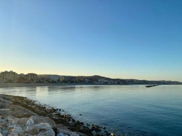 SeaView Home with Parking and Air Conditioning