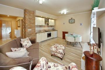 Few steps from the center - new and modern apartment for 4 persons