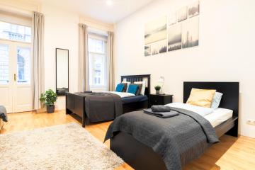 Downtown Quentin Apartment by Anna