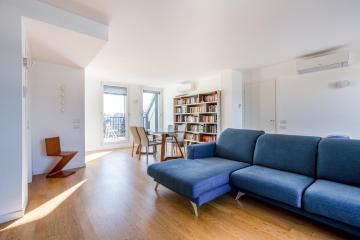 Modern APT with Terrace, WIFI & AC