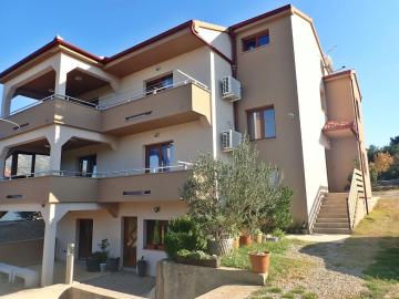 Apartment Dane, Jasenice-Rovanjska on the upper floor
