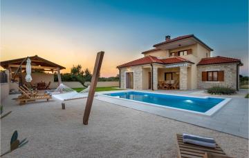 Awesome home in Kljuc w/ Outdoor swimming pool, WiFi and 3 Bedrooms