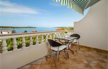 Awesome apartment in Barbat na Rabu with WiFi