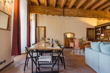Magnificent 1800 in the heart of Verona