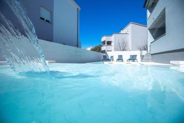 Wave apartment with a pool - AE1551
