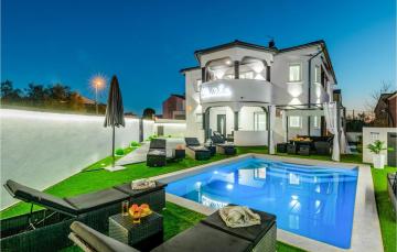 Awesome home in Pula with 6 Bedrooms, WiFi and Outdoor swimming pool