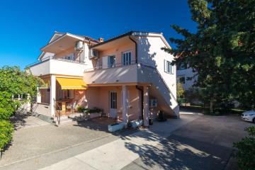 Cosy and modern 2-Bed Apartment in Krk Croatia