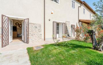 Nice apartment in BASTIA DI ALBENGA with 2 Bedrooms and WiFi
