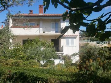 Apartment Biserka close to town centre