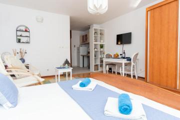 Beautiful cozy apartment Jug in nice neighbourhood.