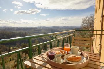 Cozy apartment with a view in San Miniato