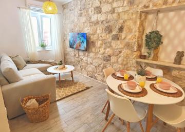 Riva Hideaway Apartment