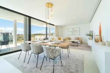 Elegant and Luxury Apartment.Big terrace.Beach