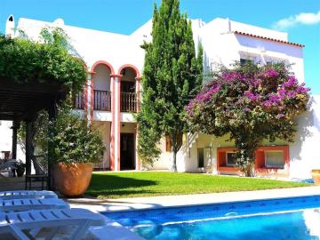 Exclusive holiday home in Siesta with private pool