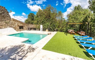 Stunning home in Villanueva del Trabuco with Outdoor swimming pool, WiFi and 5 Bedrooms