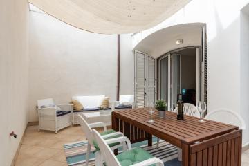 Naxos Apartment with Patio near the Sea