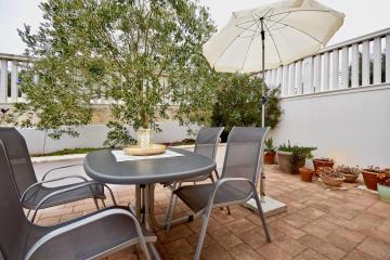 Delightful apartment with private garden