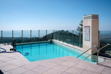 Precioso apartamento con piscina infinita y magníficas vistas