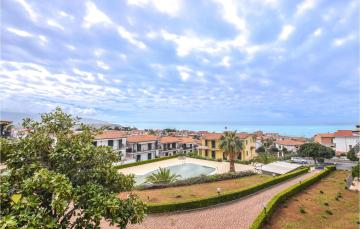 Nice apartment in Scalea with Outdoor swimming pool, WiFi and 2 Bedrooms