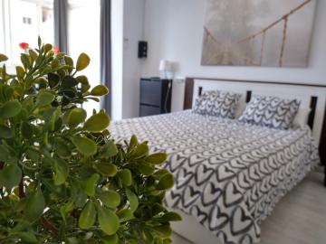 Amplio estudio,vista mar y montaña, a pasos del centro