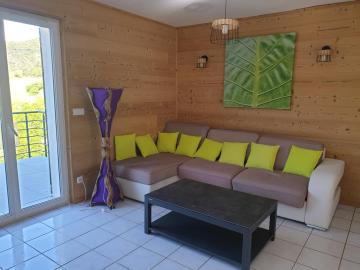 Jolie villa contemporaine avec terrasse et terrain