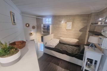 The studette in city center #DI