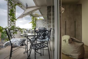 Q40 terrace apartment