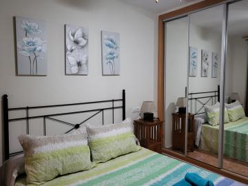 Bajo cálido con terraza y patio privado!