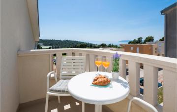 Holiday Apartment Makarska 08
