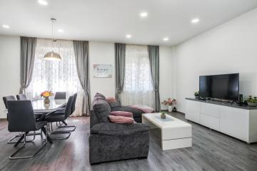 STylish & Chic FAMILY HOME at City CENTER