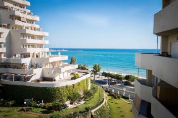 Holidays2Malaga Studio loft in Benal Beach 1st line beach and pools