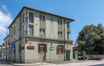 Beautiful apartment in Pula w/ WiFi