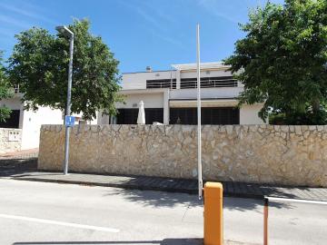 Lovely Apparment in Petrcane