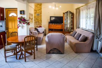 Efis Apartments by the Sea and Airport