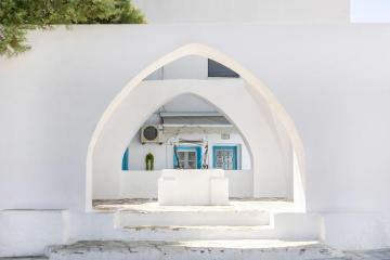 AVGERINOS (The old well)