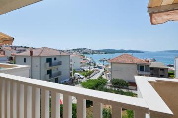 Apartments Toni with sea view