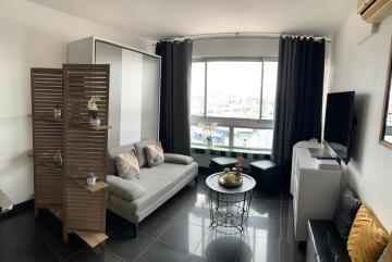 Superbe vue de 180° direct sur le port de plaisance...