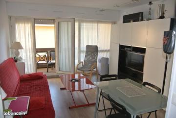 Studio cabine hyper centre Andernos parking privé plage 300m