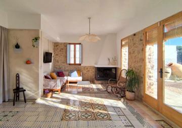 Villa Serrano La casa rural de los mil suelos