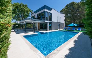 Stunning home in Fazana with Sauna, WiFi and Outdoor swimming pool